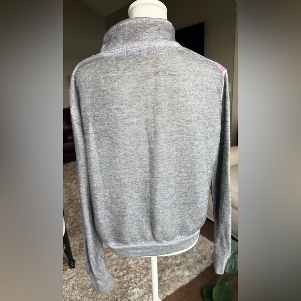 Wildfox MEDIUM Gray Half Zip Sweatshirt with Pink and Orange Chevron - Picture 4 of 8